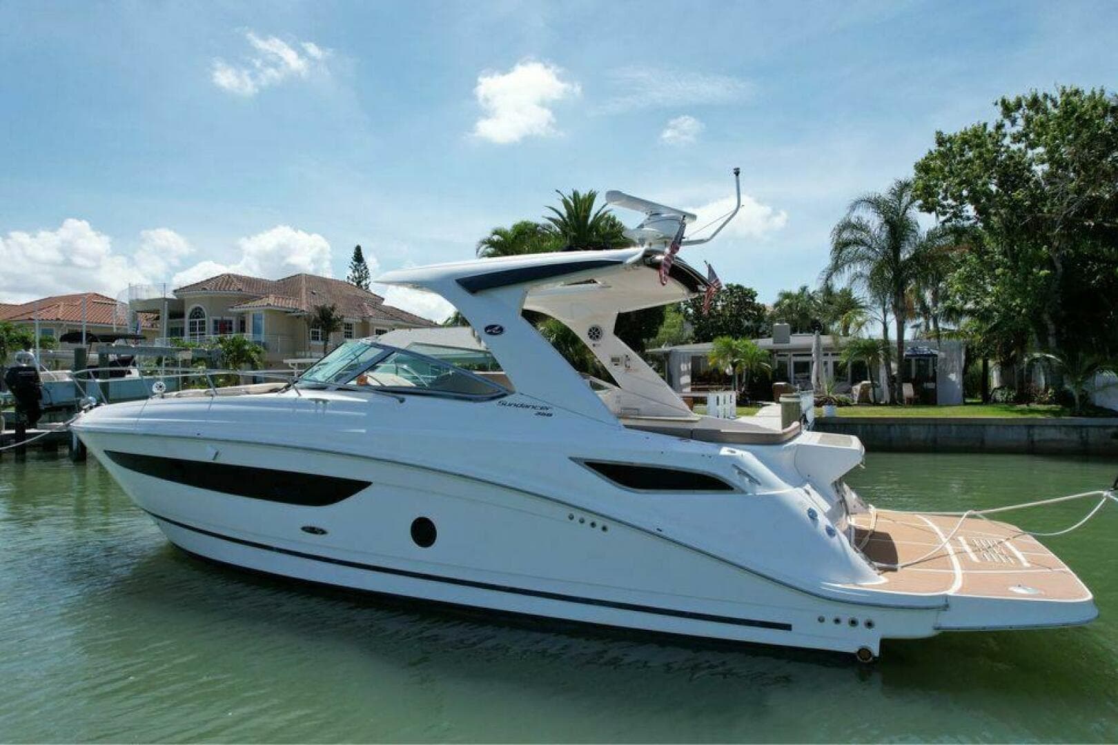 2016 Sea Ray 350 Sundancer