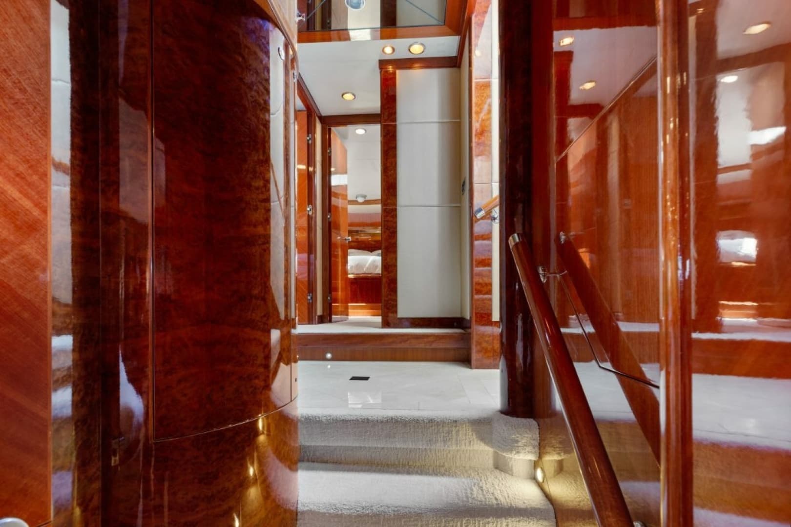 2009 Ocean Alexander 74 Flybridge