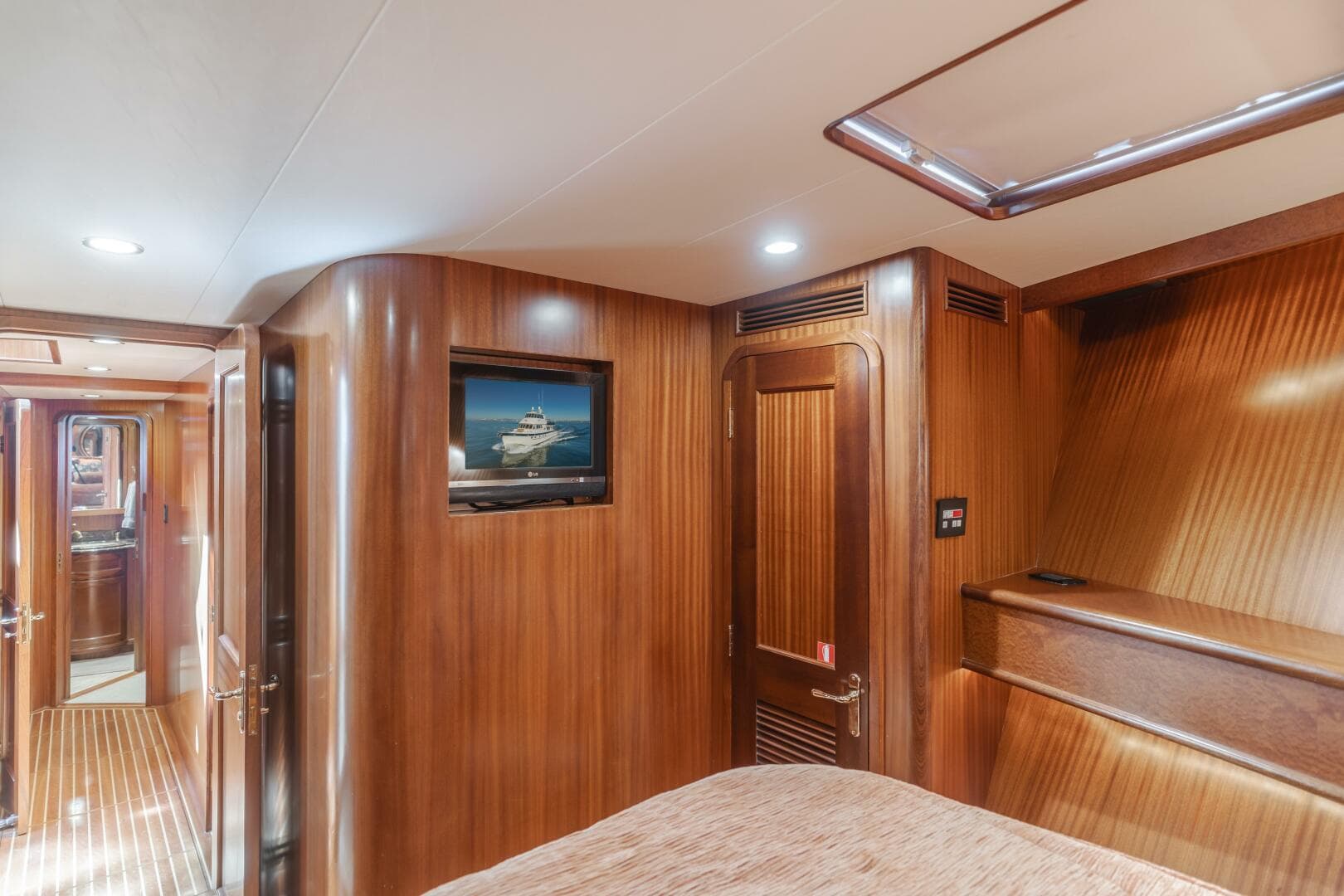 2007 Grand Alaskan Enclosed Bridge CPMY