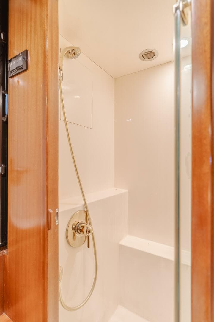 2007 Grand Alaskan Enclosed Bridge CPMY