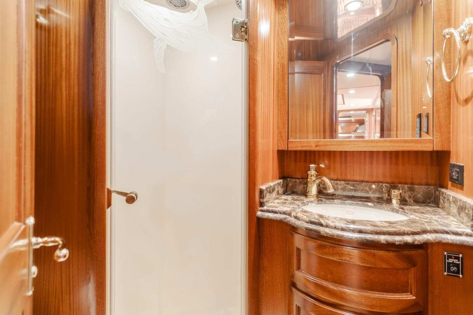 2007 Grand Alaskan Enclosed Bridge CPMY