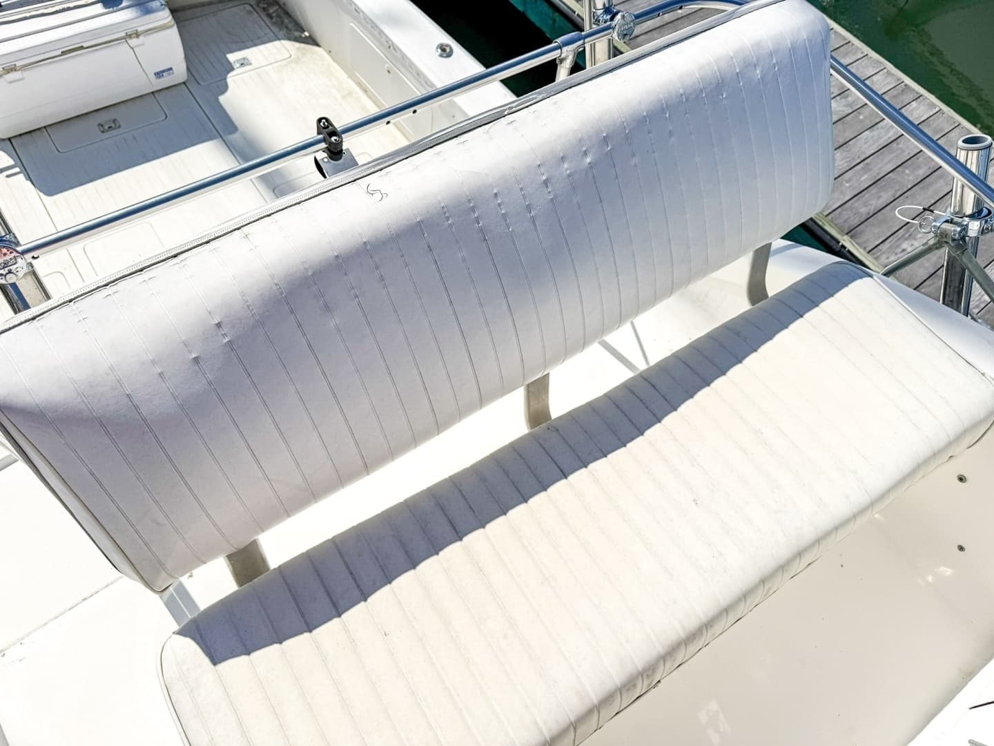 Helm bench seat