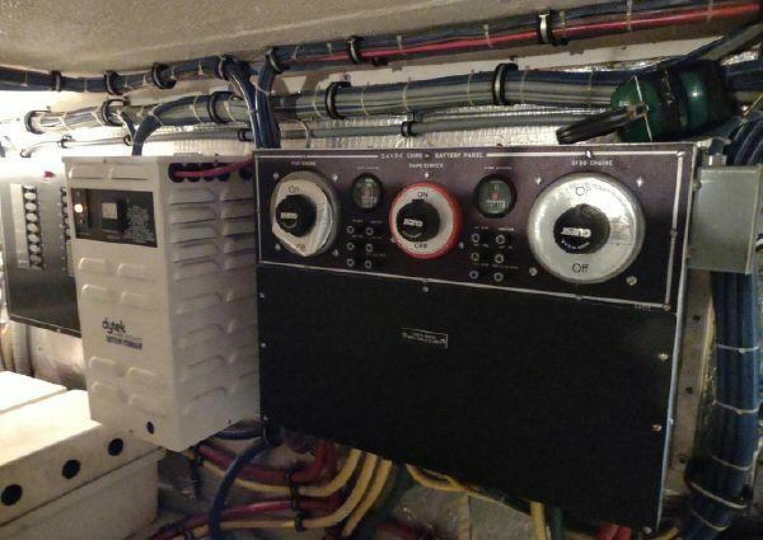 1996 Hatteras 50' Sport Deck