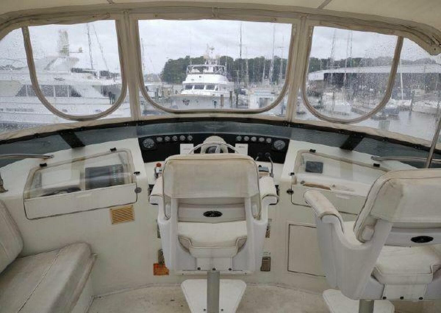 1996 Hatteras 50' Sport Deck