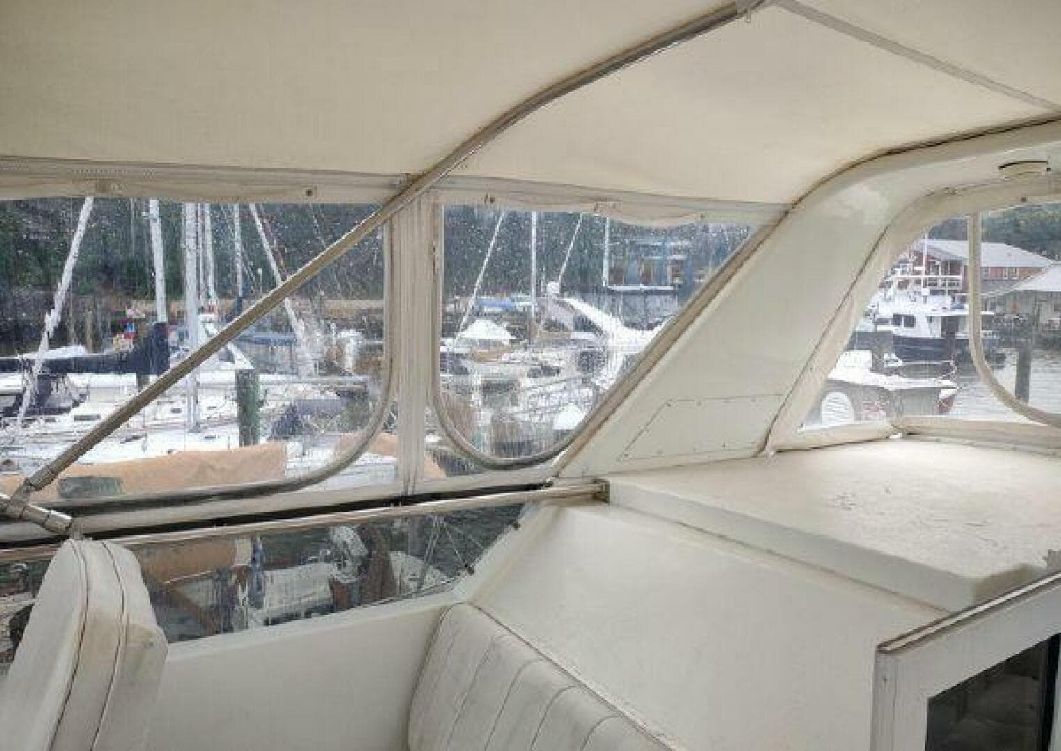 1996 Hatteras 50' Sport Deck