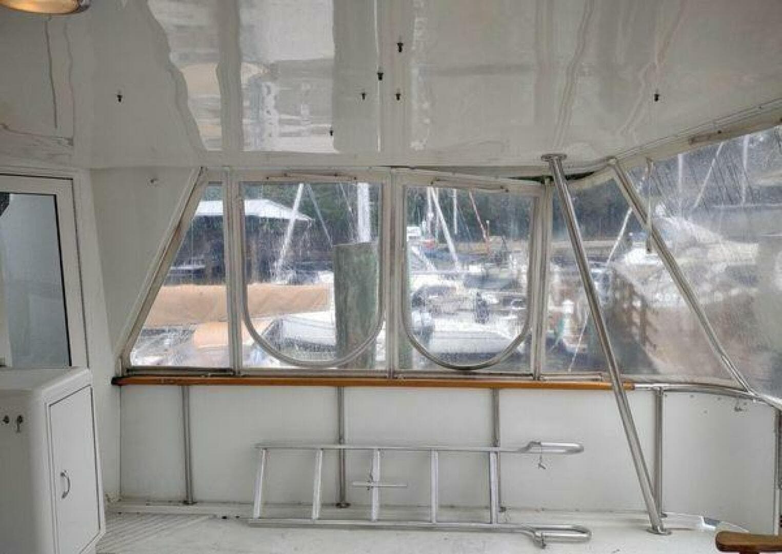 1996 Hatteras 50' Sport Deck