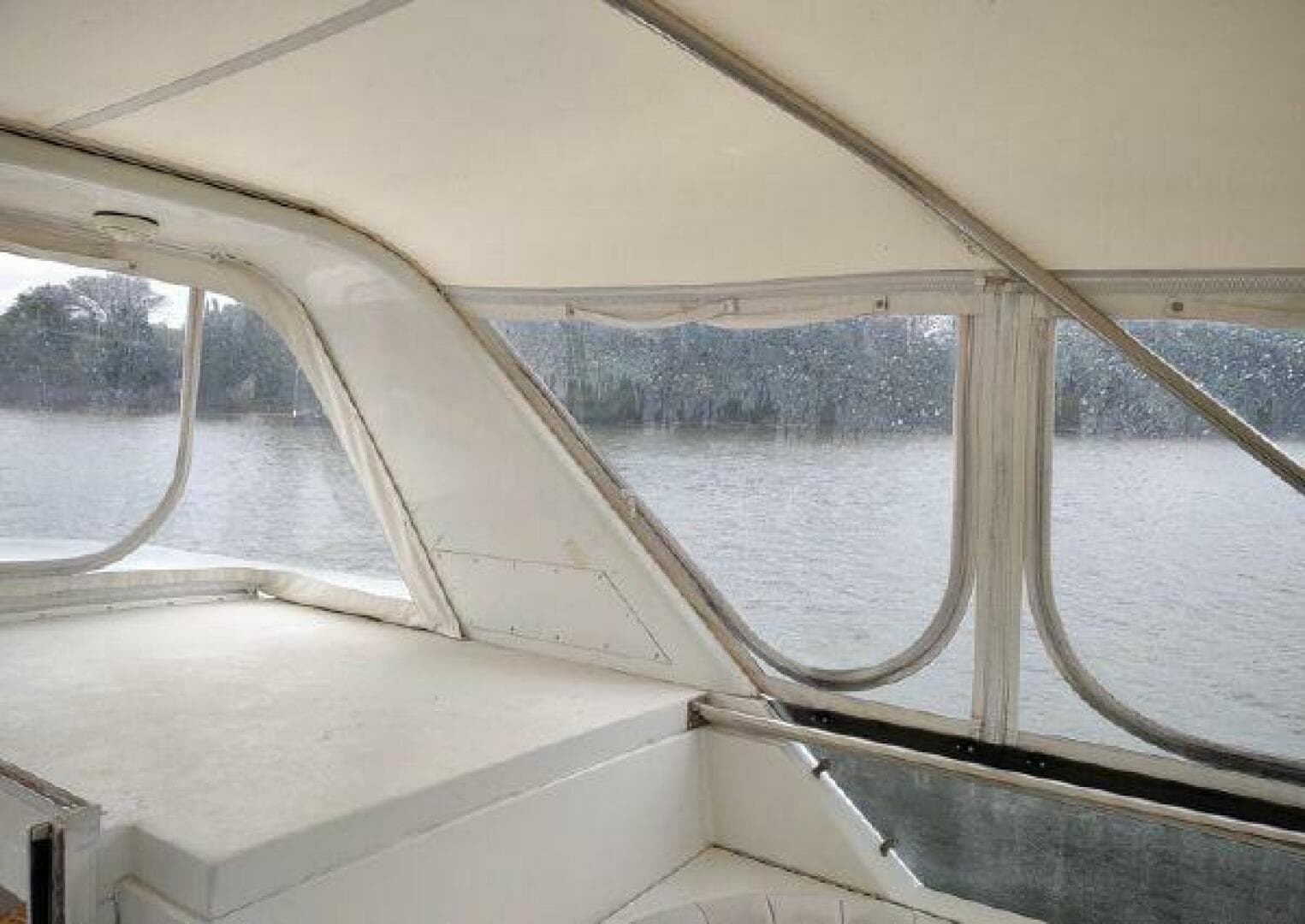 1996 Hatteras 50' Sport Deck