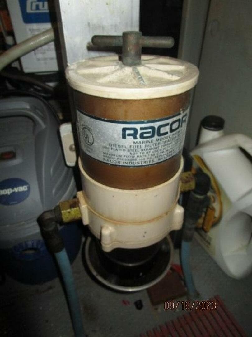63' Hatteras generator Racor fuel filter