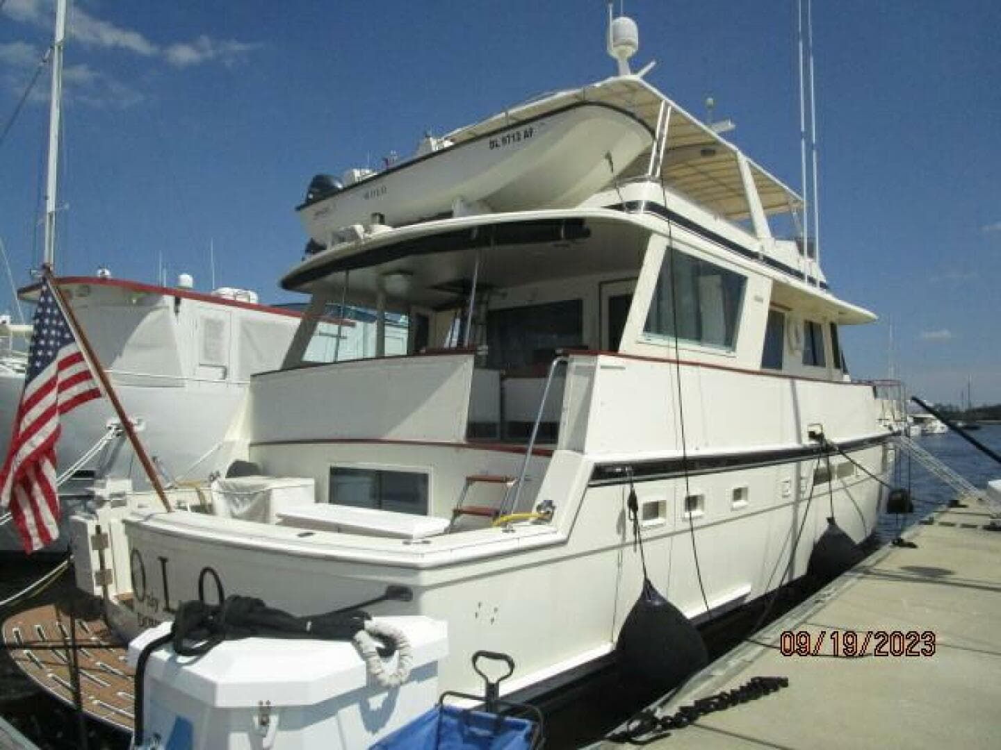 63' Hatteras starboard aft profile
