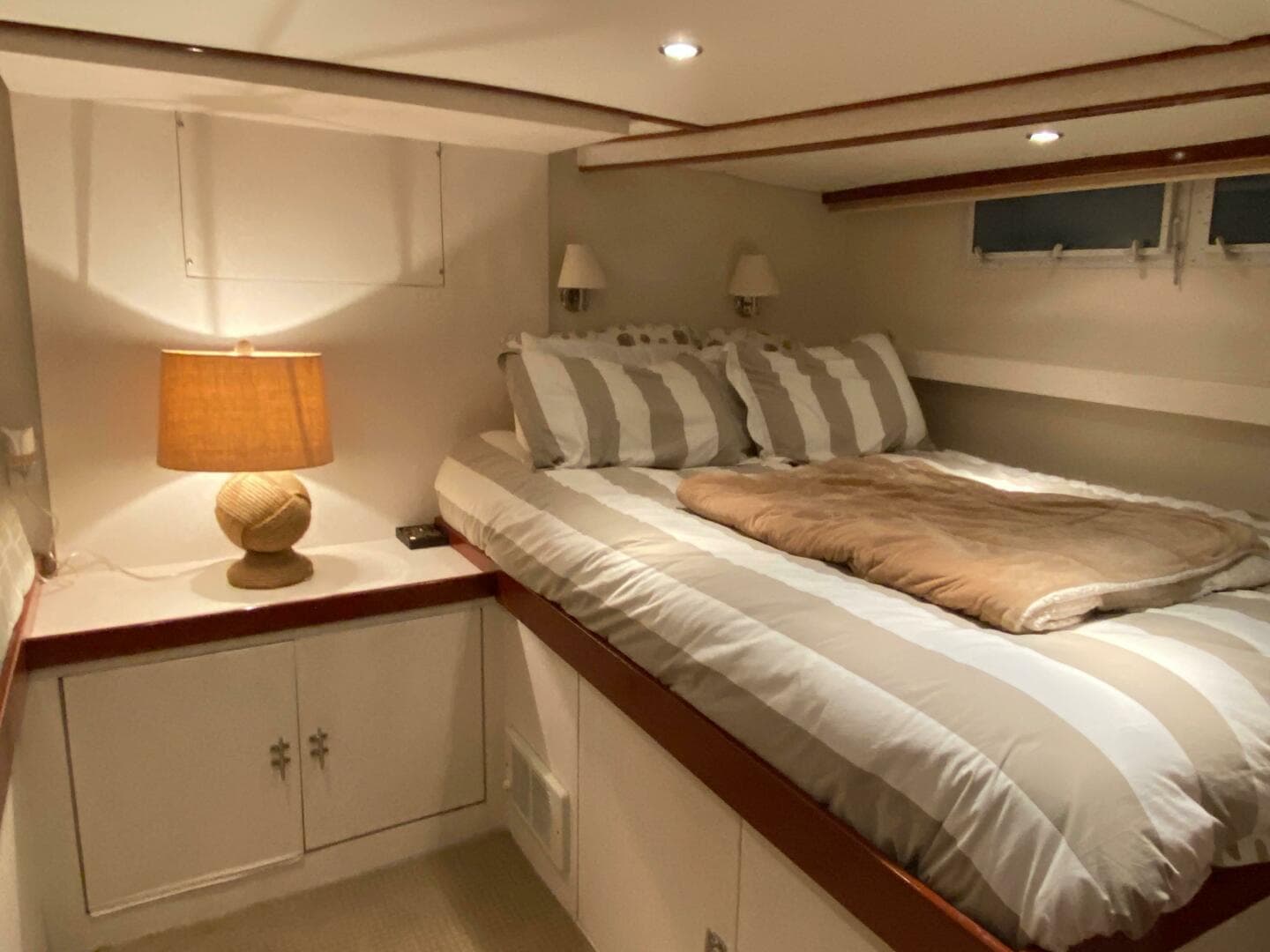 1973 Chris-Craft 47 Commander Flush Deck