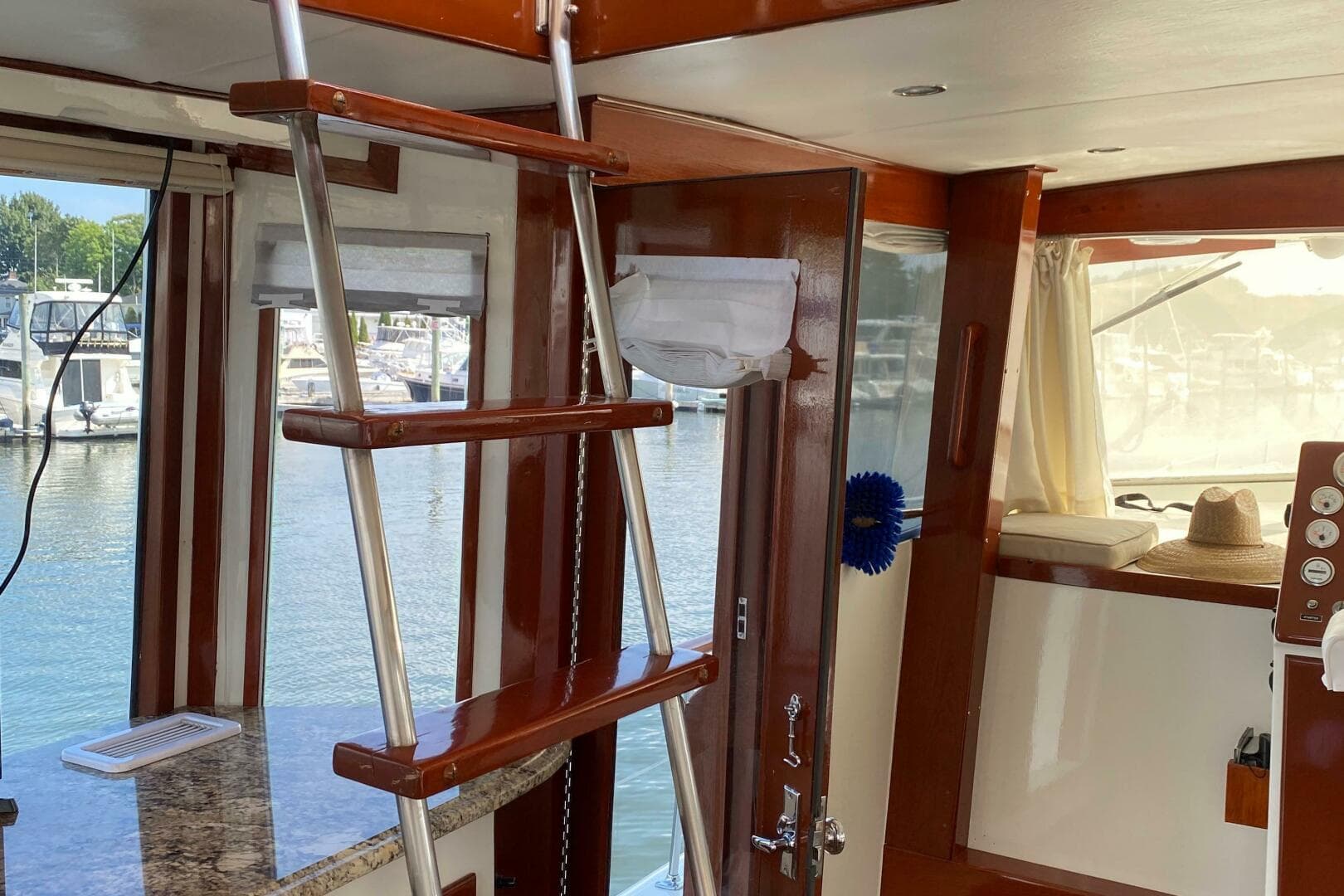 1973 Chris-Craft 47 Commander Flush Deck