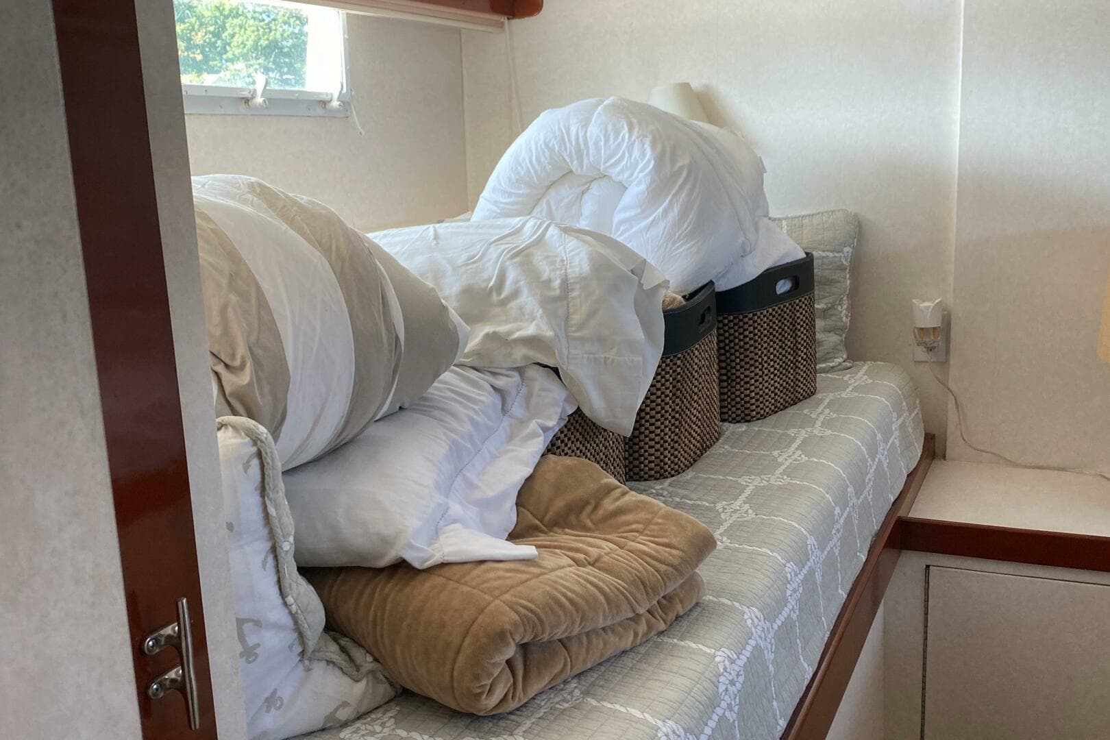 1973 Chris-Craft 47 Commander Flush Deck