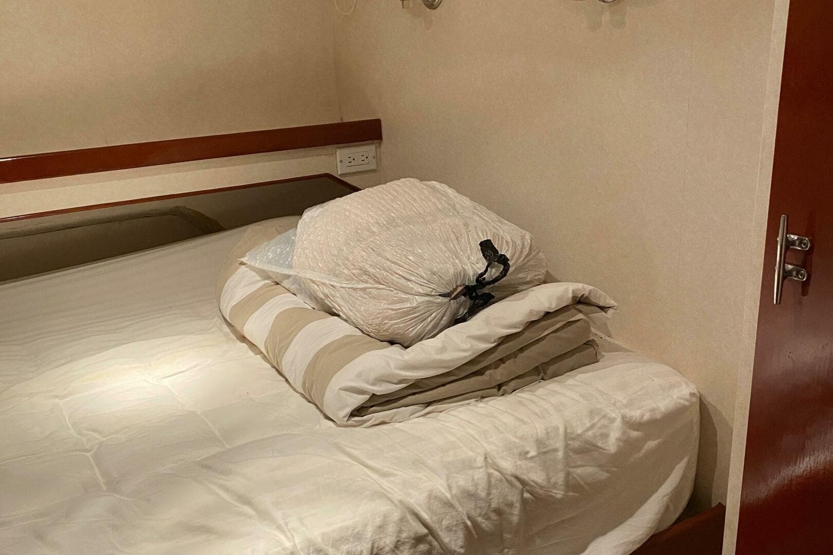 1973 Chris-Craft 47 Commander Flush Deck