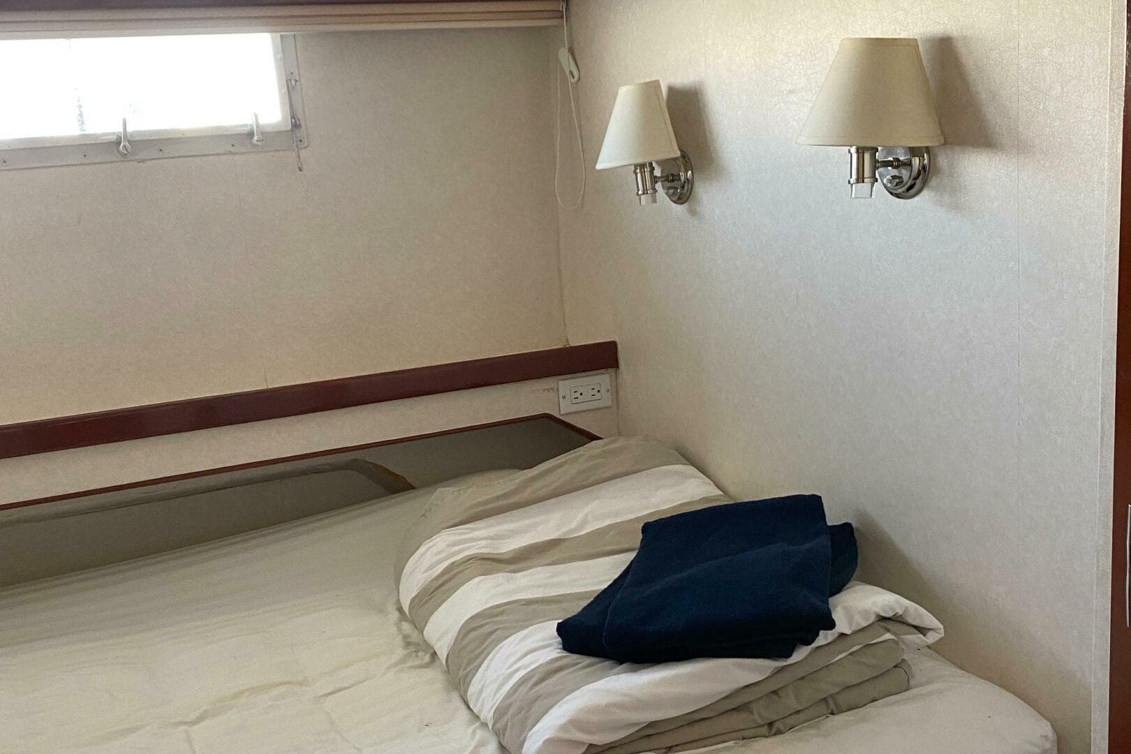 1973 Chris-Craft 47 Commander Flush Deck