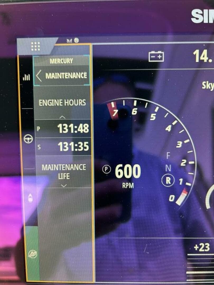 2021 320 Sundancer - Moor To Sea - Engine Hours