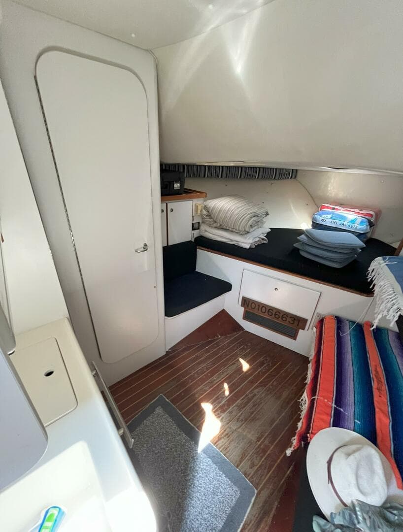 1997 Pursuit 300 Offshore