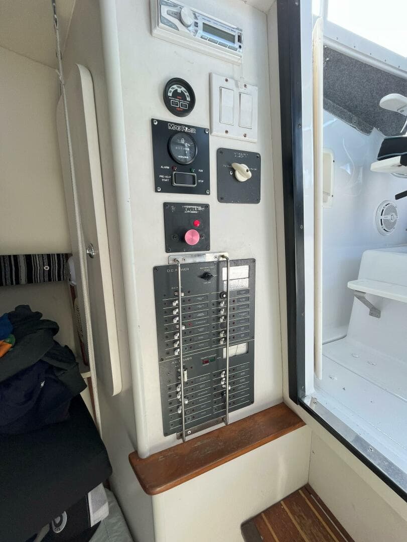 1997 Pursuit 300 Offshore