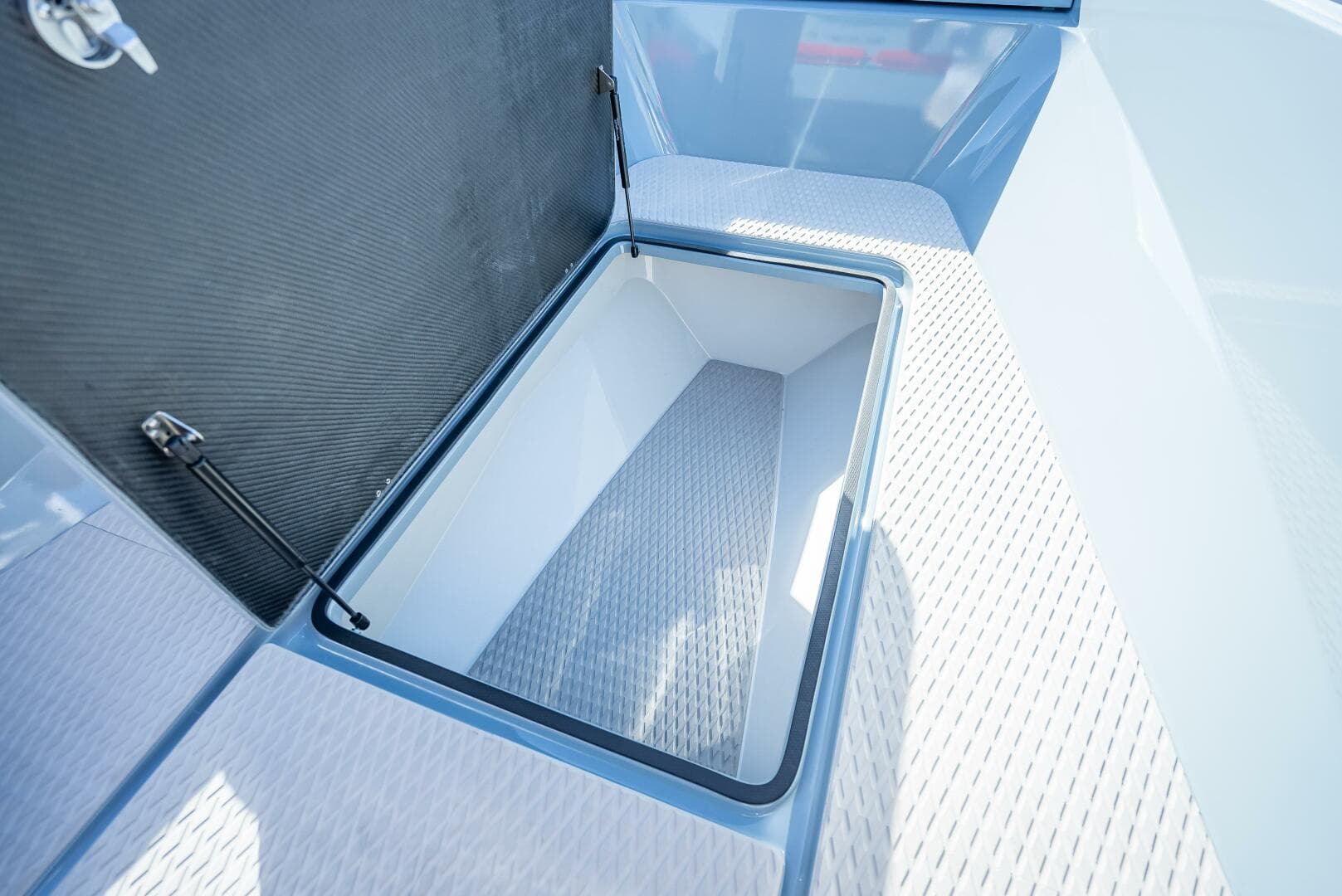 2024 Goldfish 28 Tender