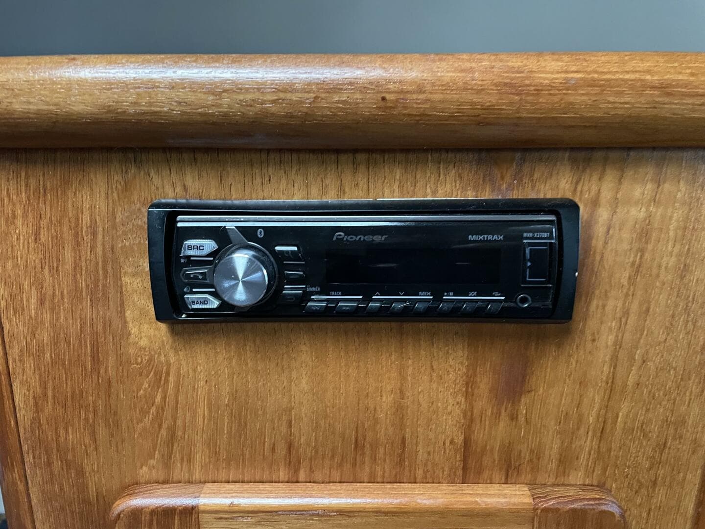 2000 Pursuit 3000 Express