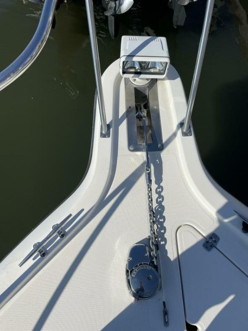 2000 Pursuit 3000 Express