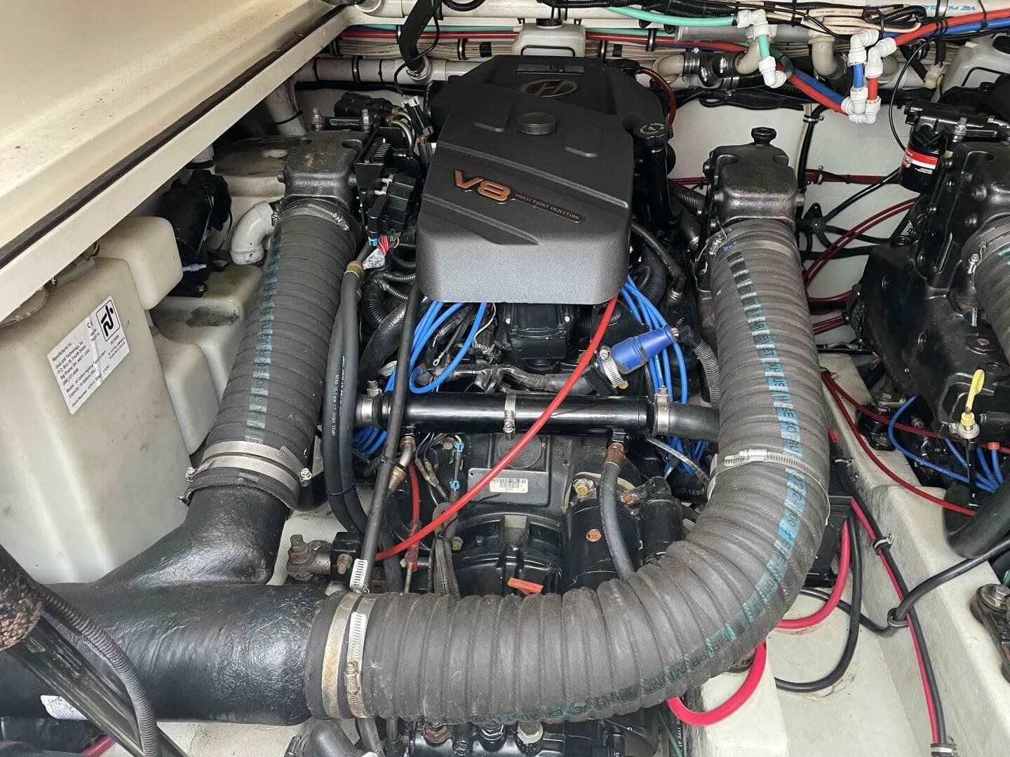 2000 Pursuit 3000 Express