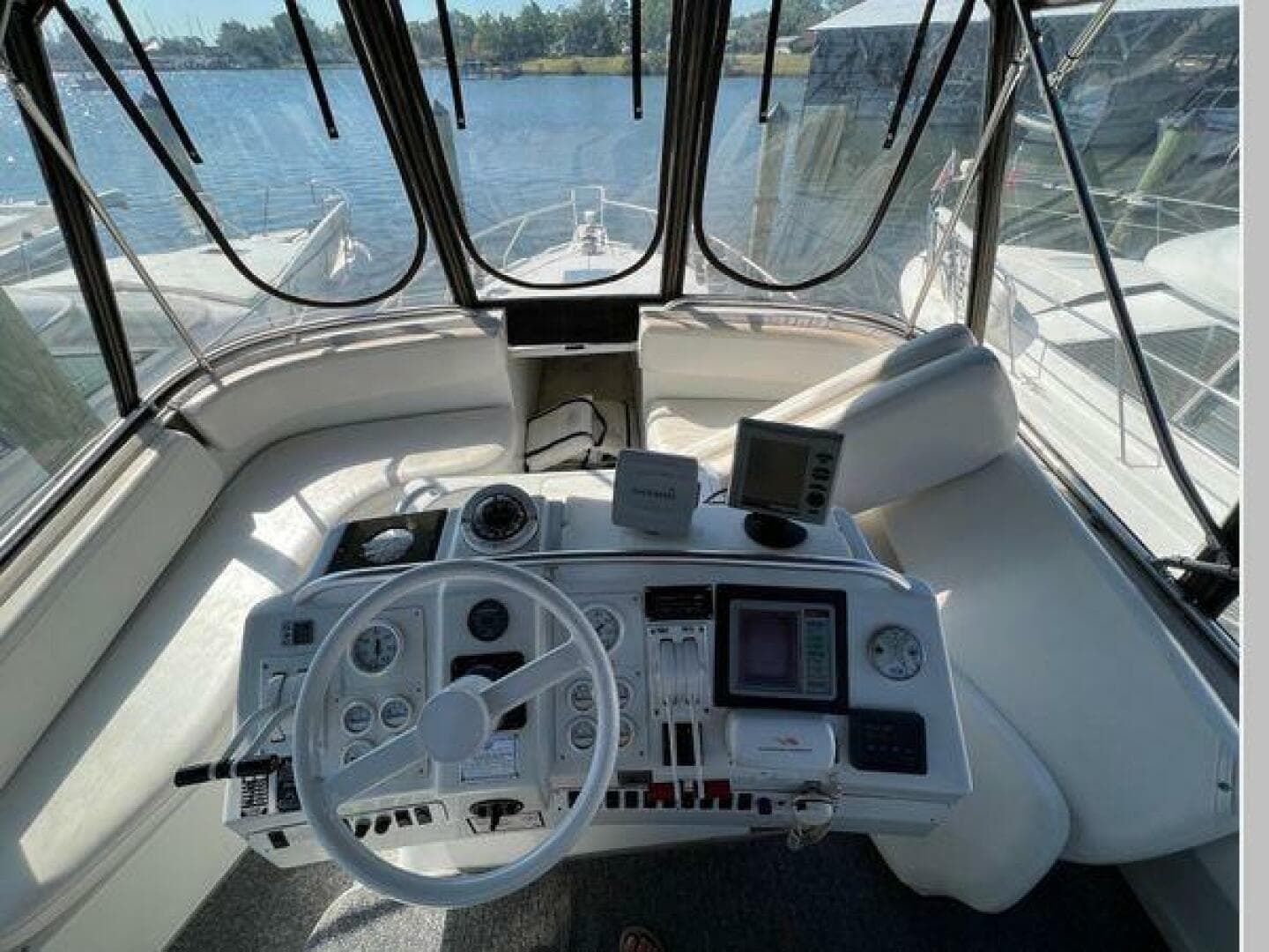 1993 Mainship Sedan Bridge