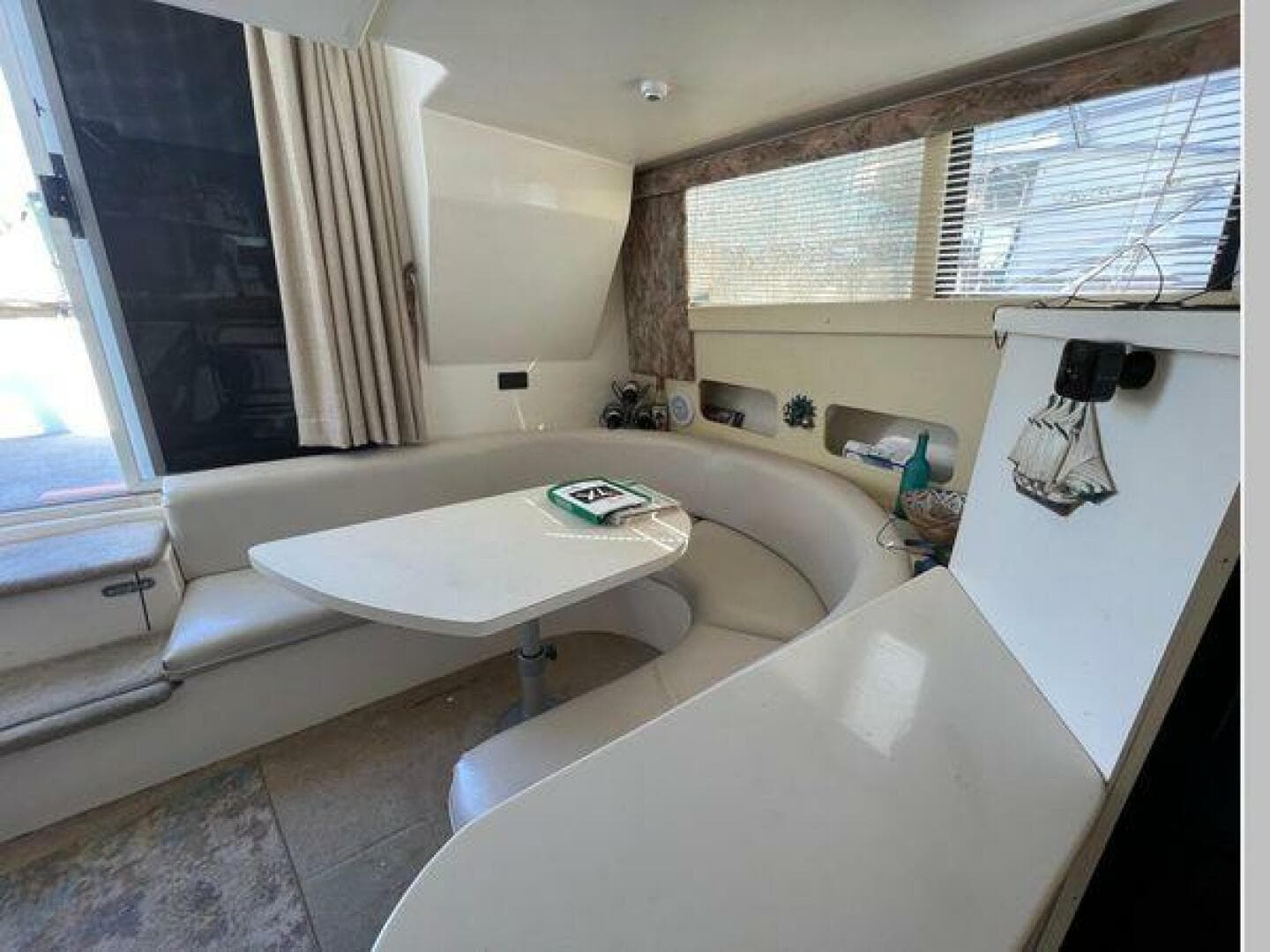 1993 Mainship Sedan Bridge