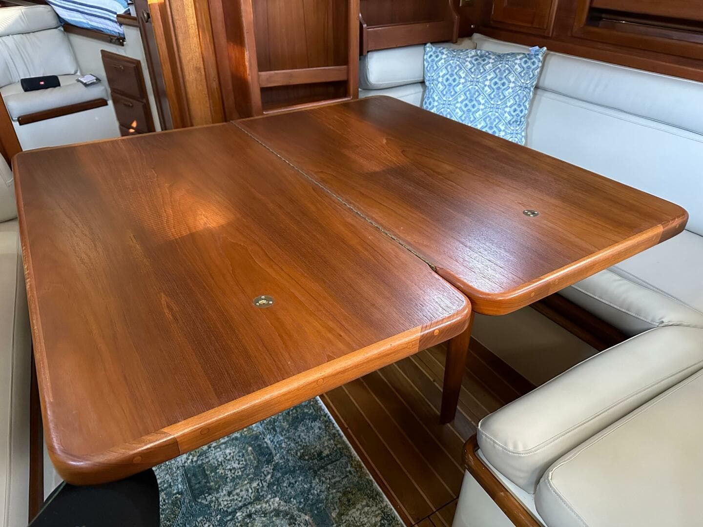 1998 Pacific Seacraft Crealock 37