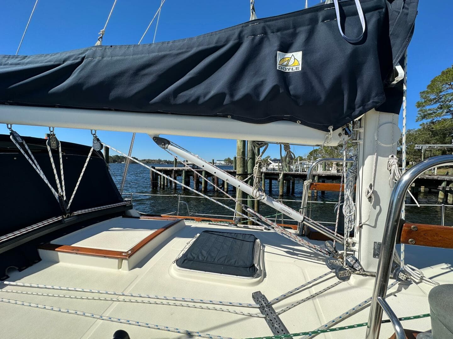 1998 Pacific Seacraft Crealock 37