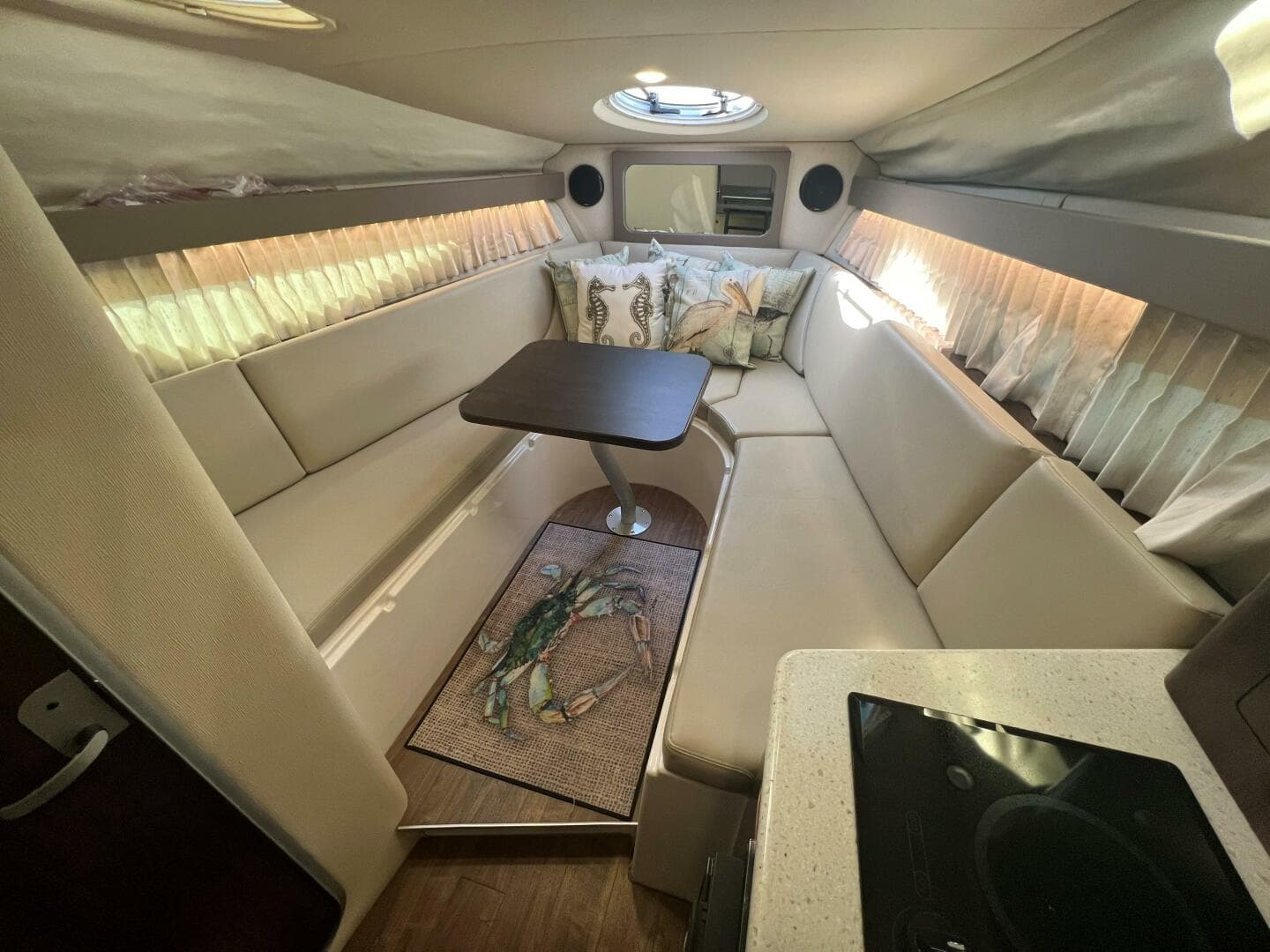 Regal 28 Express-Cabin