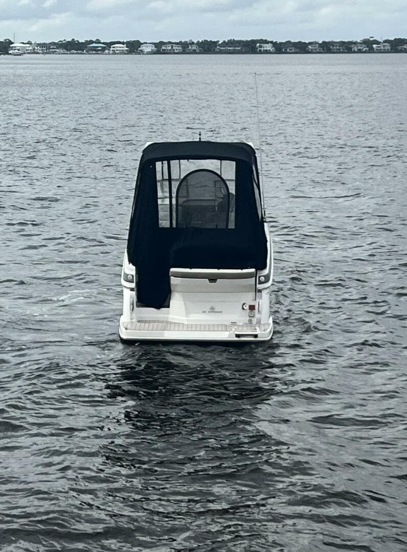 Regal 28 Express-Profile