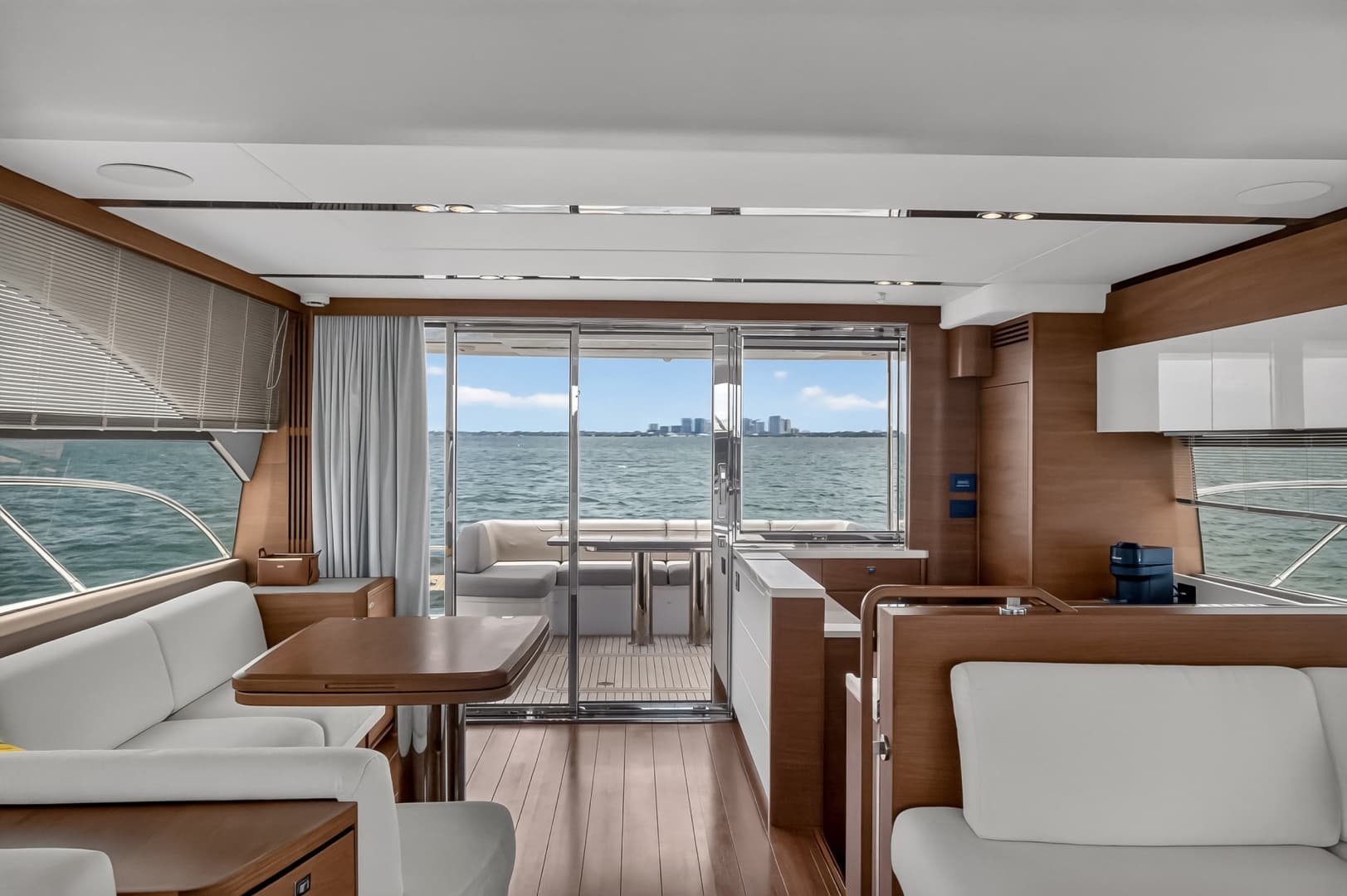 2021 Princess F70