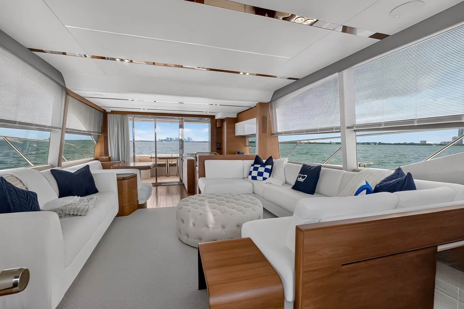 2021 Princess F70