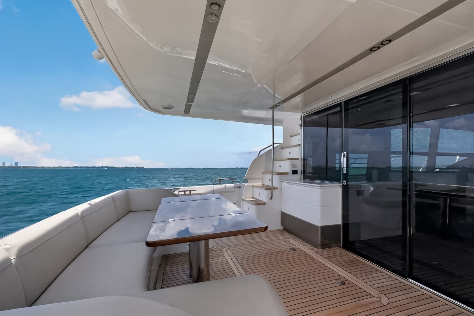 2021 Princess F70
