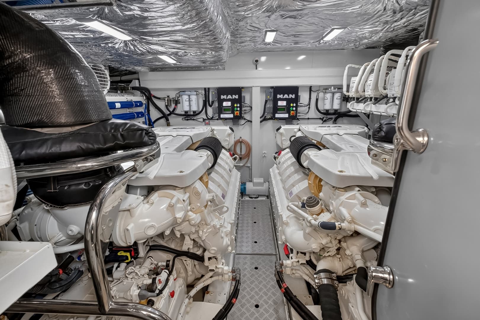 2021 Princess F70
