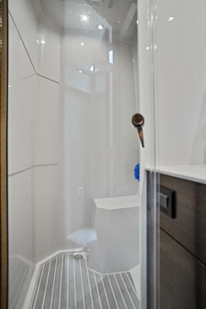 2019 Cruisers Yachts 54 Cantius