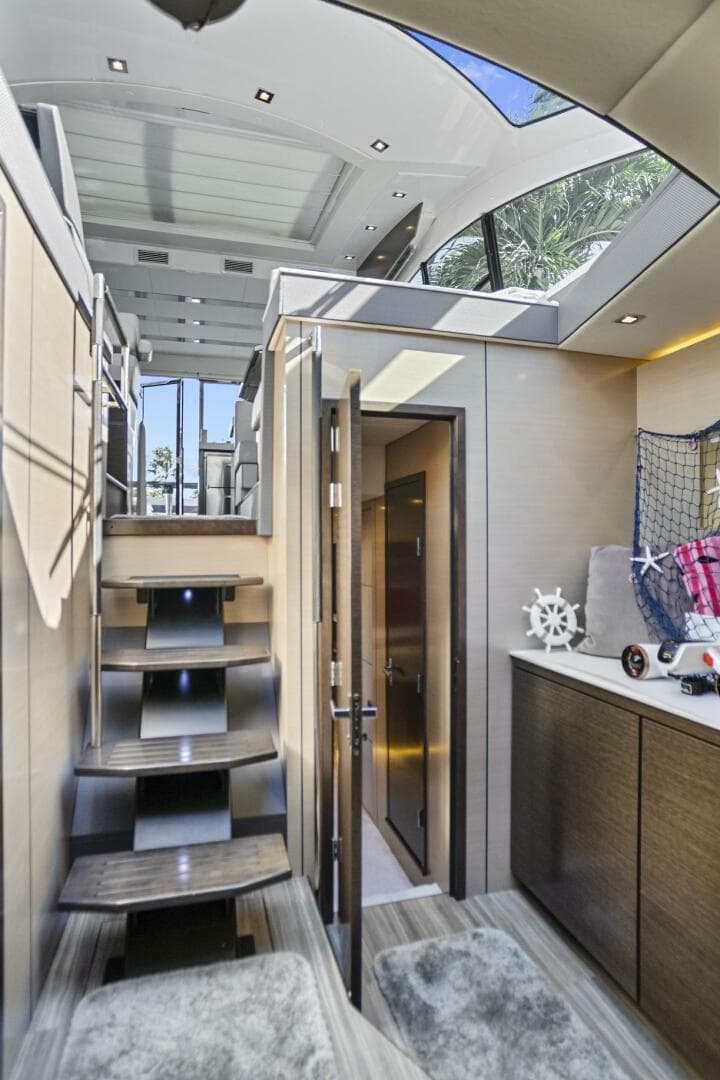 2019 Cruisers Yachts 54 Cantius