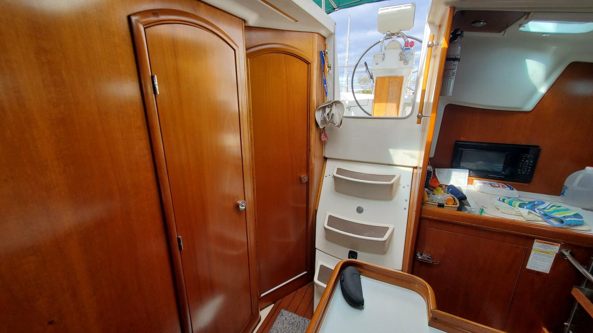 2000 Beneteau 361