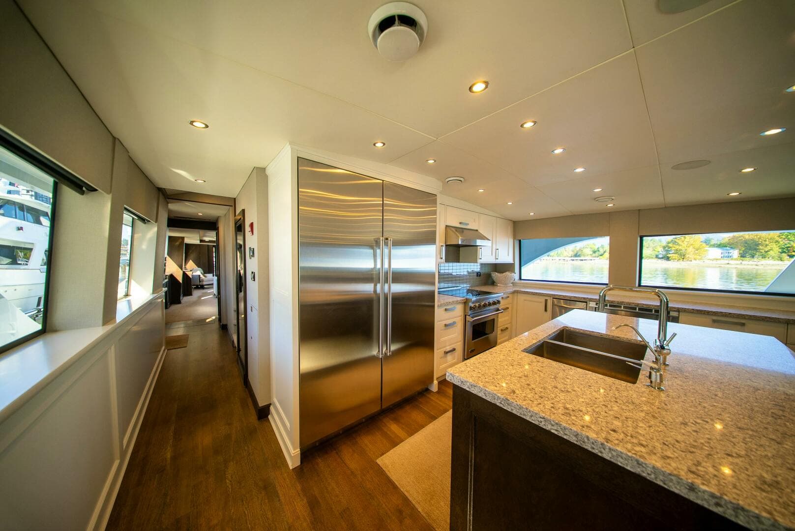 1992 Crescent Custom Yachts Custom