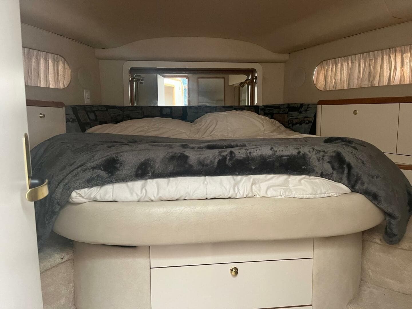 1997 Sea Ray 420 Aft Cabin