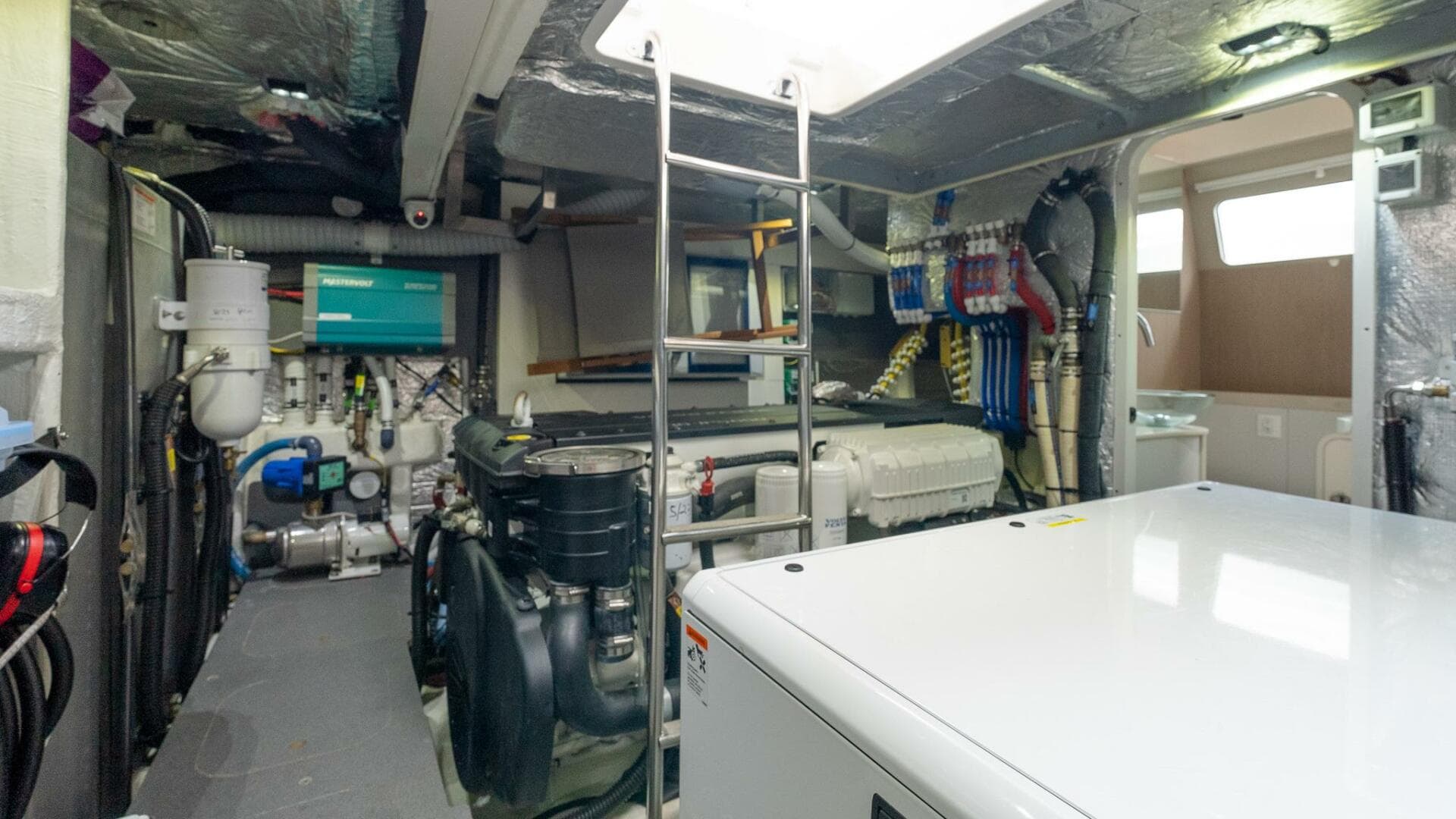 2023 Absolute 52 Navetta