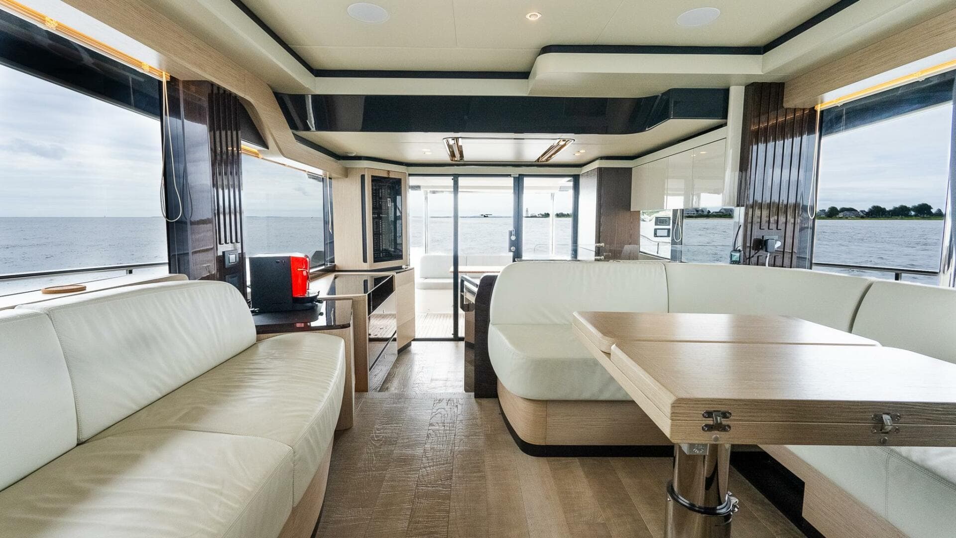 2023 Absolute 52 Navetta