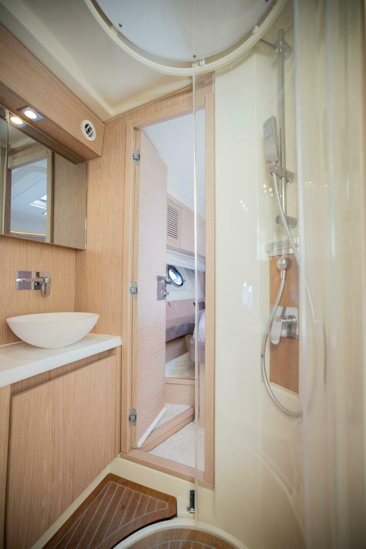 2016 Beneteau Monte Carlo 5