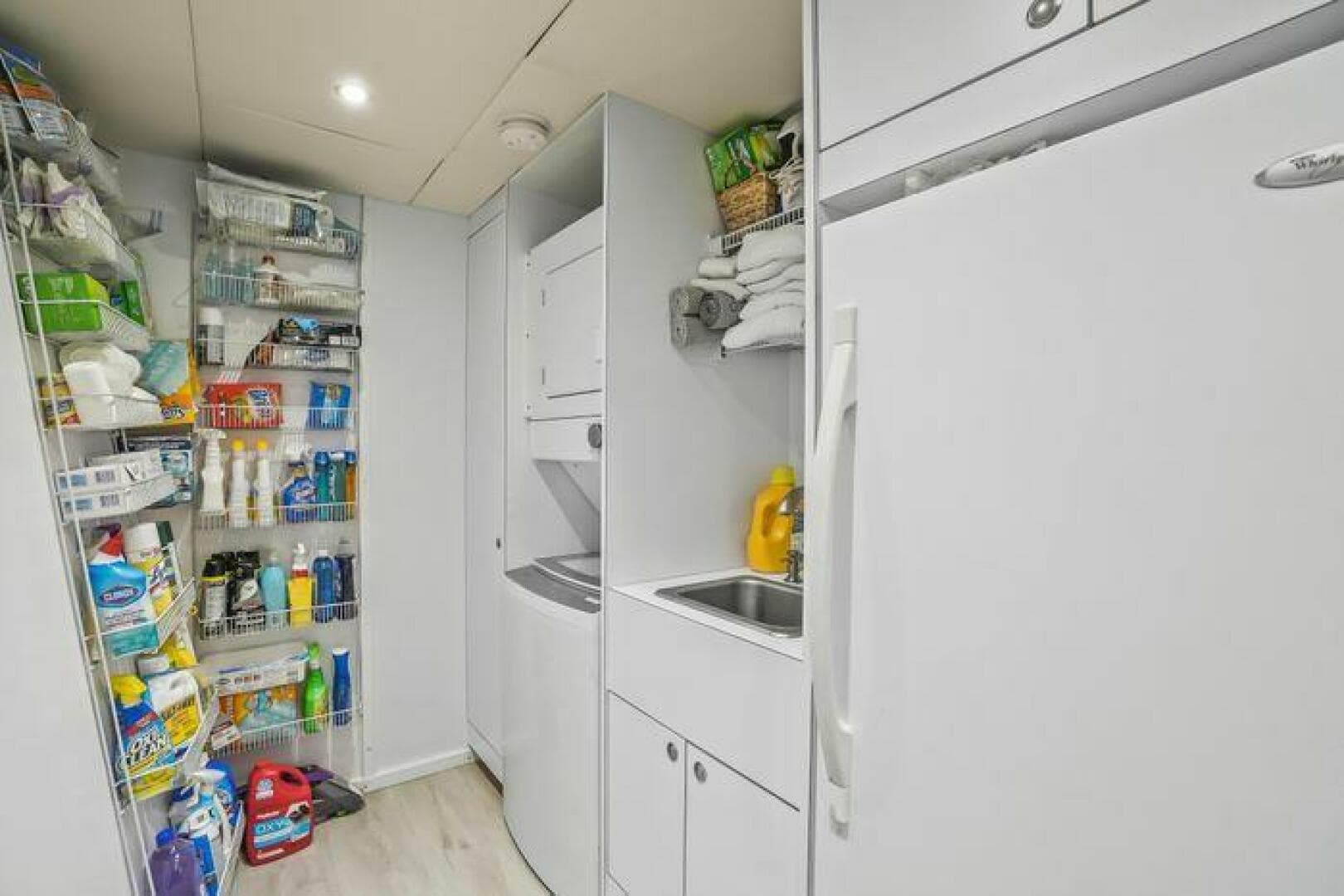 2009 Custom Flybridge Motoryacht