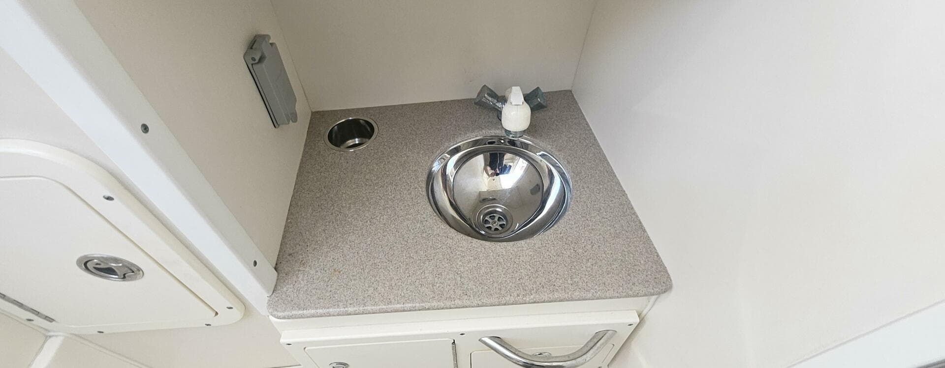 2008 World Cat 320 EC