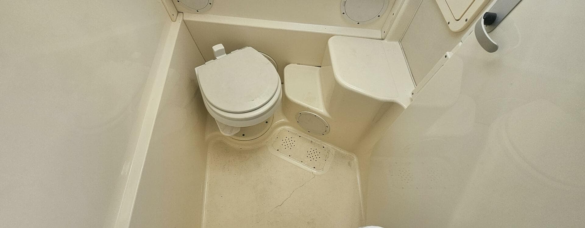 2008 World Cat 320 EC