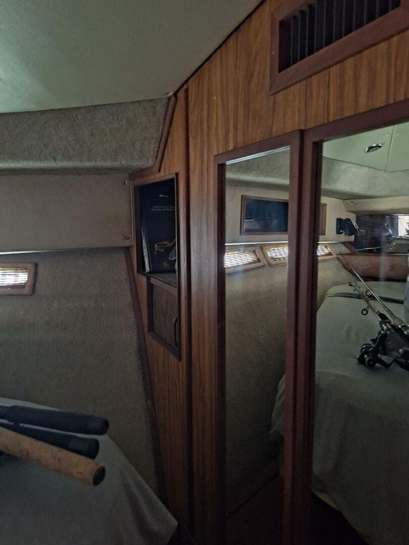 1985 Sea Ray 390 Express Cruiser