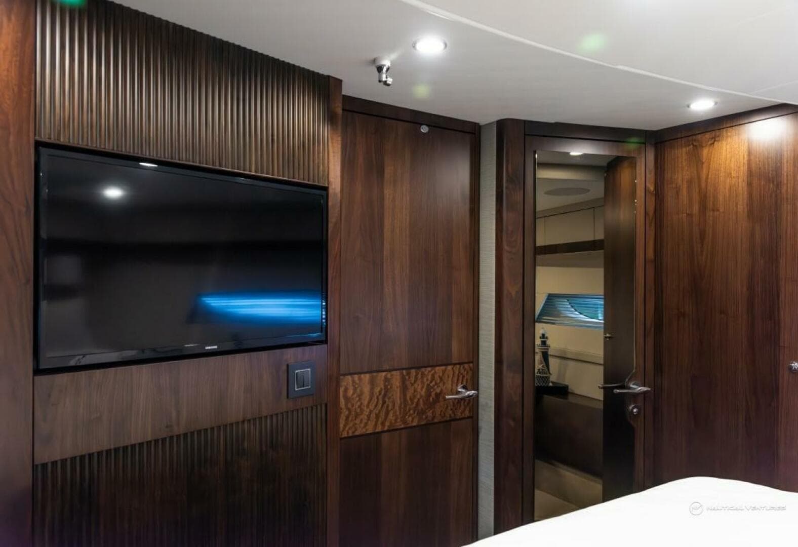 2023 Fairline Phantom 65