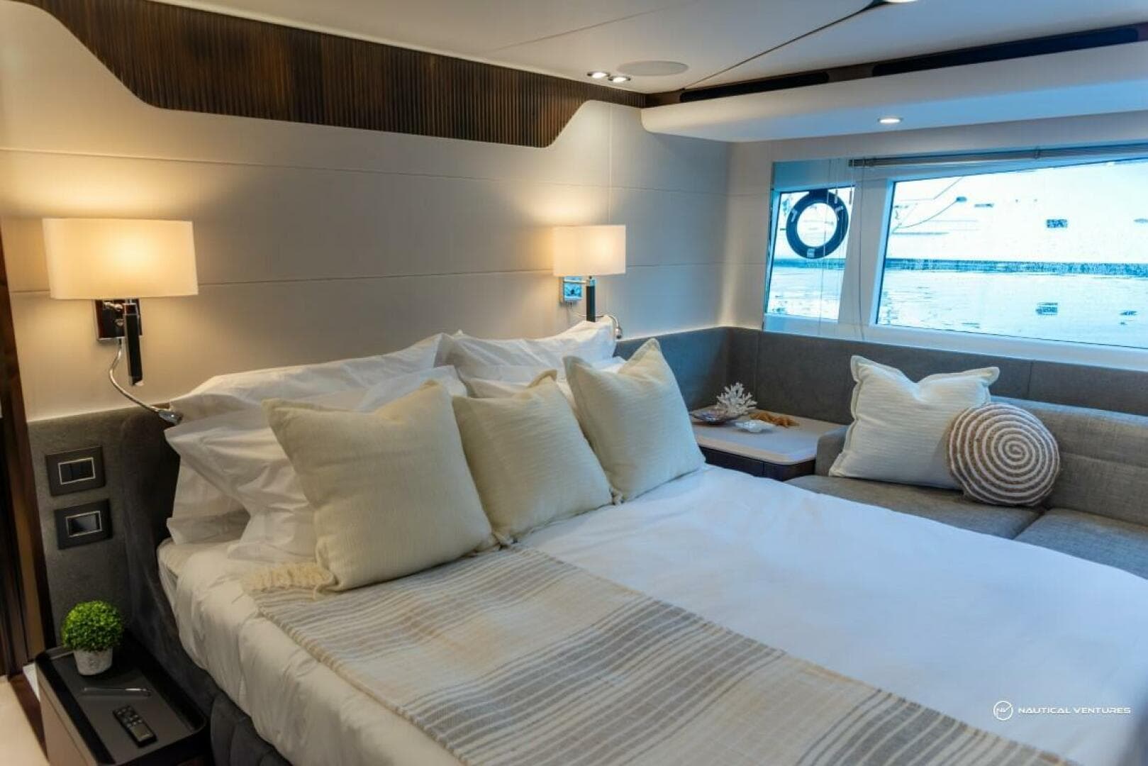 2023 Fairline Phantom 65