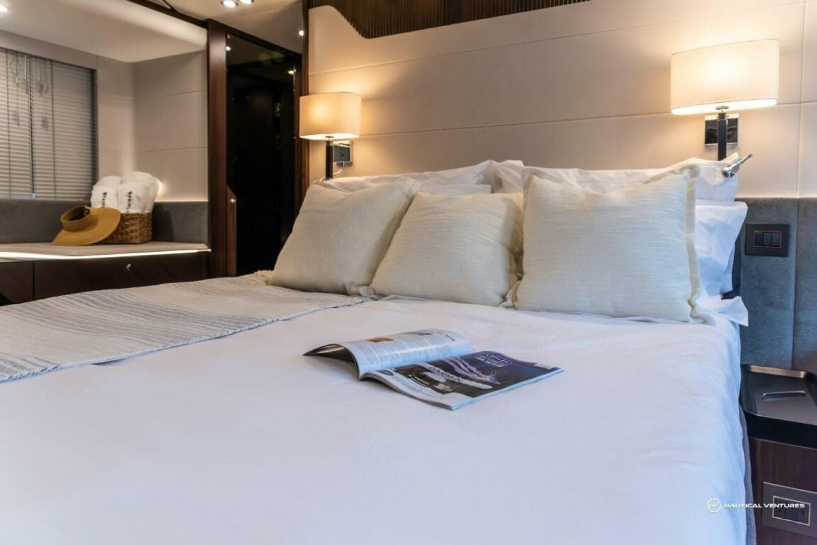 2023 Fairline Phantom 65